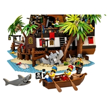 LEGO® Ideas 21322 Pirates of Barracuda Bay